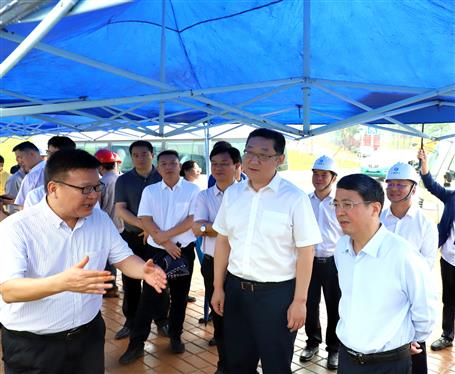 柳州市委書記吳煒、市長張壯到公司項目調(diào)研指導