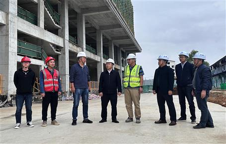 【奮戰(zhàn)四季度·決勝全年穩(wěn)】賴海標到宜州中醫(yī)醫(yī)院項目調研