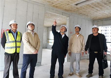 覃振華到冶建桂鴻分公司項目開展第四季度安全生產(chǎn)質量綜合大檢查