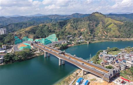 【奮戰(zhàn)四季度·決勝全年穩(wěn)】三江宜陽大橋通車！